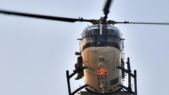 Un misterioso helicóptero sobrevuela la noche de Barcelona