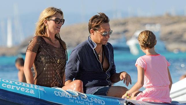 Kate Moss disfruta de unas vacaciones en familia en Formentera