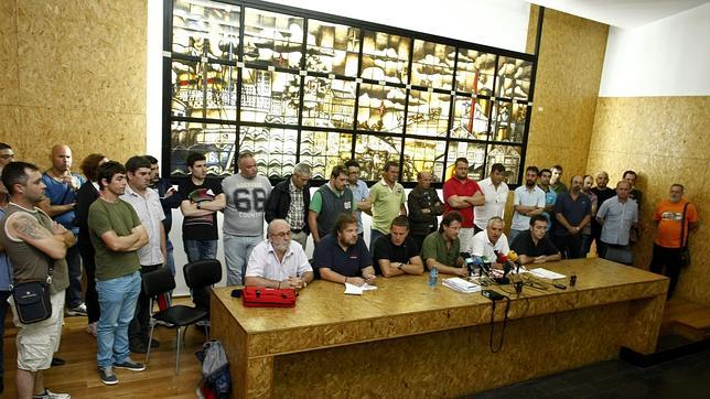 El sector de la basura en La Coruña une fuerzas: «Estamos en guerra»