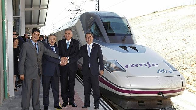 José Blanco y el secretario de Transportes de Estados Unidos de Estados Unidos, Ray LaHood tras un viaje en AVE