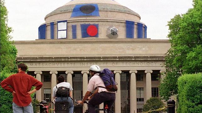 Fachada del MIT