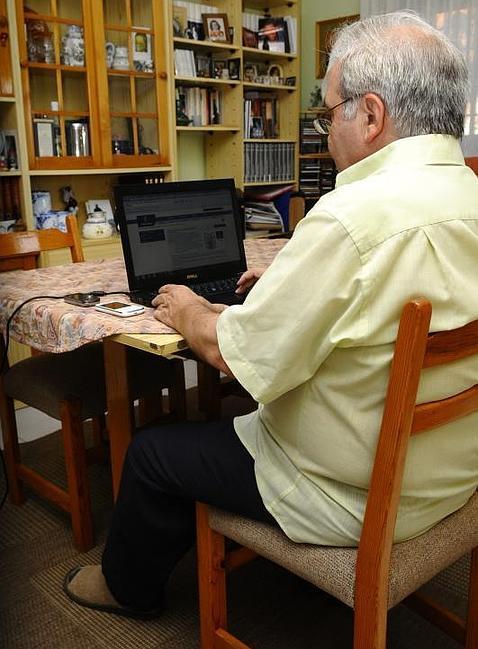 Funcionarios en zapatillas