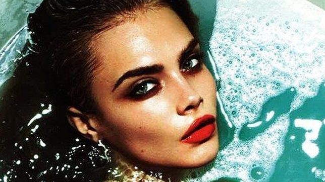 Cara Delevingne pone de moda las «cejas XL»