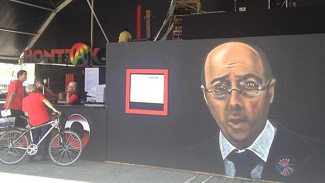 Unos apuntan... y otros disparan