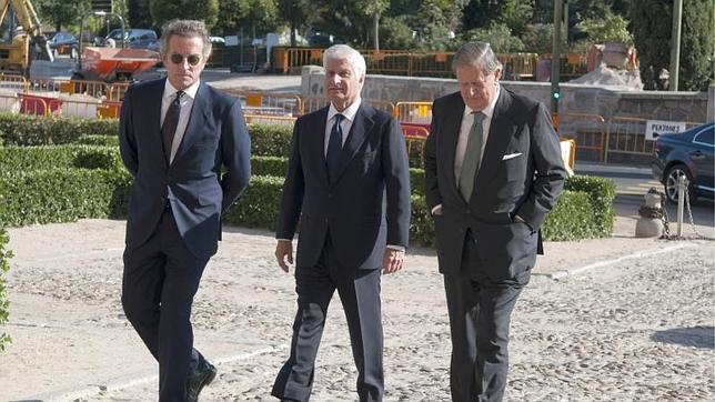 Desfile de famosos en el entierro de la Duquesa de Medinaceli