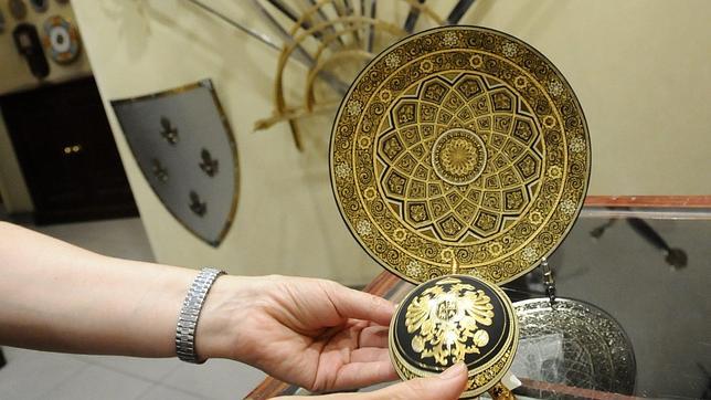 Damasquino, espadas en alto