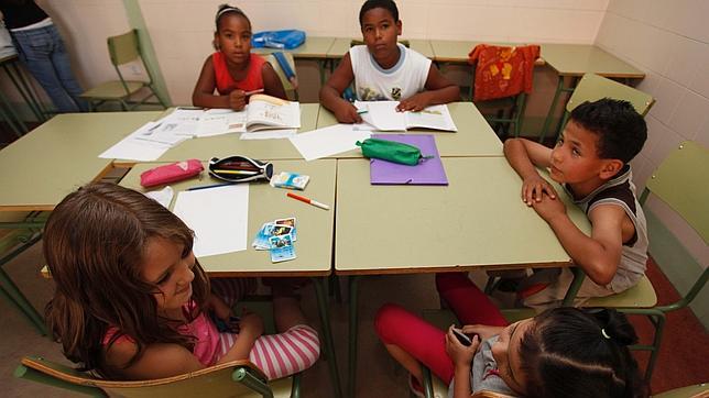 El número de alumnos extranjeros baja por primera vez desde 2002