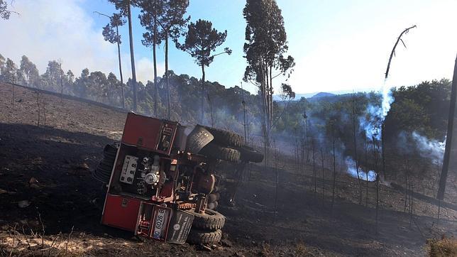 Extinguido el fuego forestal de As Neves