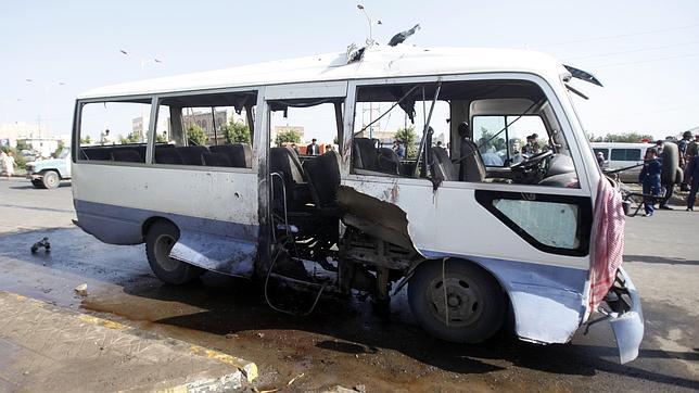 Mueren siete militares yemeníes en un atentado contra un autobús en Saná