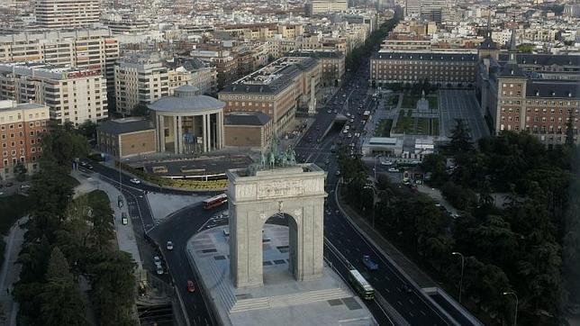 El Arco del Triunfo o Arco de la Victoria de Madrid, situado en Moncloa