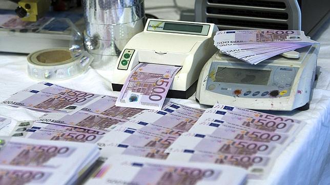 Los billetes de 500 euros vuelven a bajar en julio y se sitúan en niveles de 2005