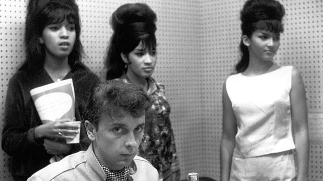Las Ronettes con Phil Spector