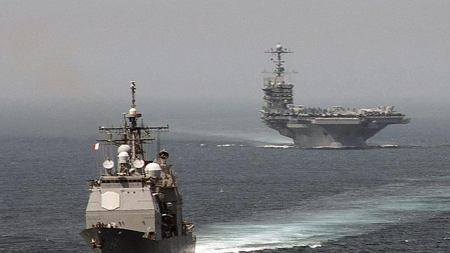 Estados Unidos concluye el despliegue naval y sólo espera la decisión política de atacar