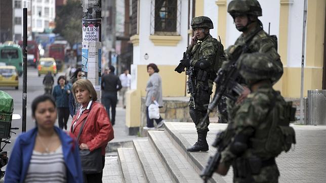 Santos despliega al Ejército en las calles de Bogotá para apaciguar los disturbios