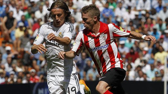 Un Modric imperial enamora al Bernabéu