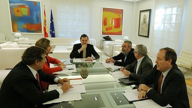 Báñez presenta esta tarde a los agentes sociales su propuesta para reformar las pensiones