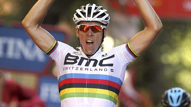 Gilbert gana de arcoíris