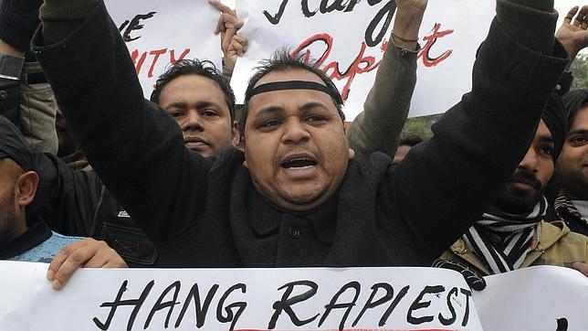 Condenan a tres años en un «hogar especial» al menor implicado en la violación y muerte de una joven en India