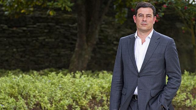 Rubalcaba da la enhorabuena a Besteiro, próximo secretario general en Galicia