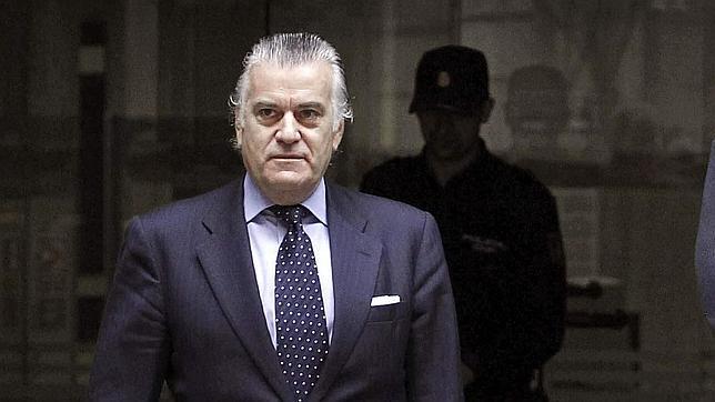 El abogado de Cospedal revela que Bárcenas cambió el disco duro de su ordenador