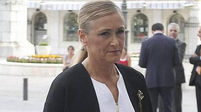 Cifuentes sale de la UCI tres semanas después del accidente de moto