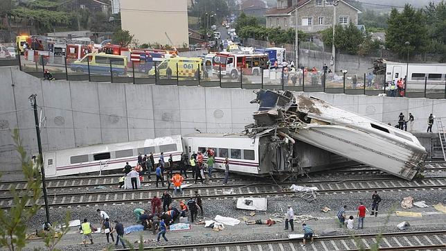 Ocho personas, una de ellas crítica, continúan ingresadas tras el accidente de Santiago