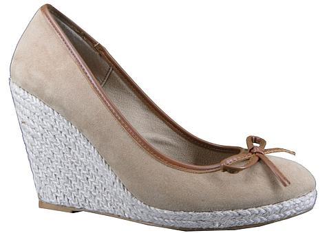 Pippa Middleton elige calzado español para completar su look flamenco