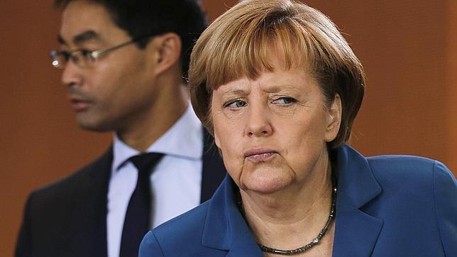 Elecciones en Alemania 2013: La coalición de Merkel mantiene una ajustada ventaja pese al repunte de Steinbrück