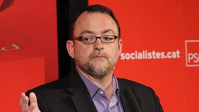 El fiscal ve «indicios suficientes» para juzgar a Daniel Fernández por un contrato a dedo