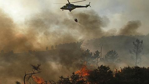 Extinguido el incendio en A Fonsagrada (Lugo) tras calcinar 570 hectáreas