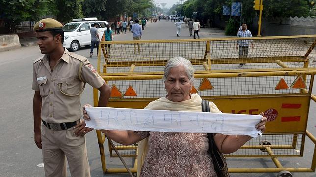 Condenan a la horca a los cuatro acusados de la violación mortal de la joven india