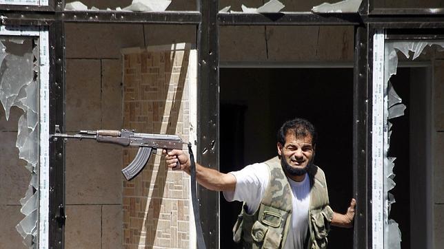 Siria dispersa su arsenal químico y hace más difícil su control internacional