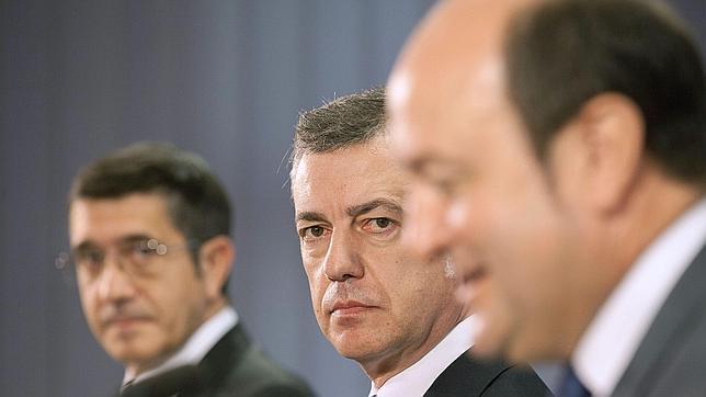 Alonso pide al PNV y PSE que incorporen al PP en el pacto económico y fiscal