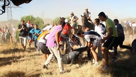 Evoluciona favorablemente el fotógrafo corneado en el Toro de la Vega