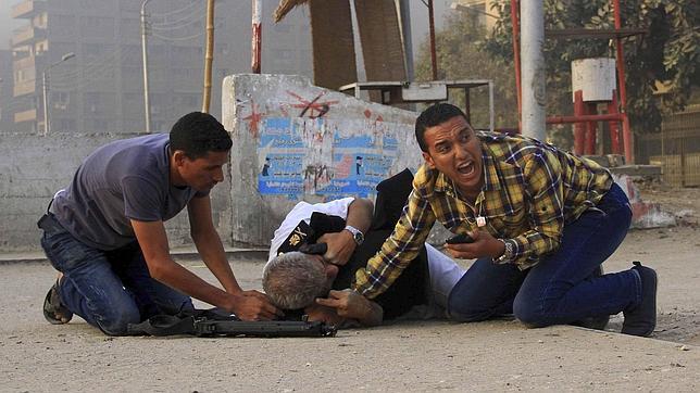 Las autoridades egipcias detienen a 48 islamistas y retoman la localidad de Kerdasa