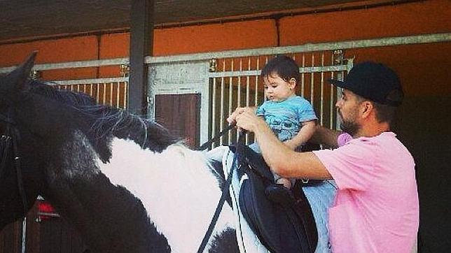 Milan Piqué, todo un jinete