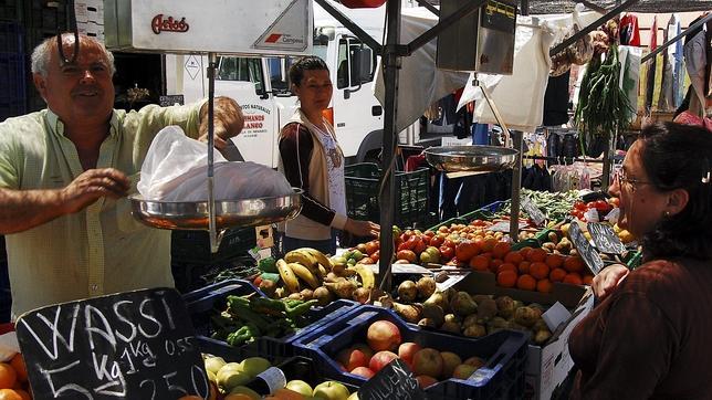 En Alcalá se celebran cada semana cuatro mercadillos