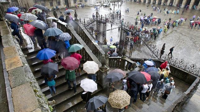 Una borrasca atravesará la Península a partir del martes y traerá las primeras lluvias del otoño