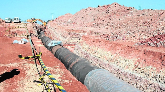 El memorándum para blindar el Tajo-Segura se negocia contrarreloj