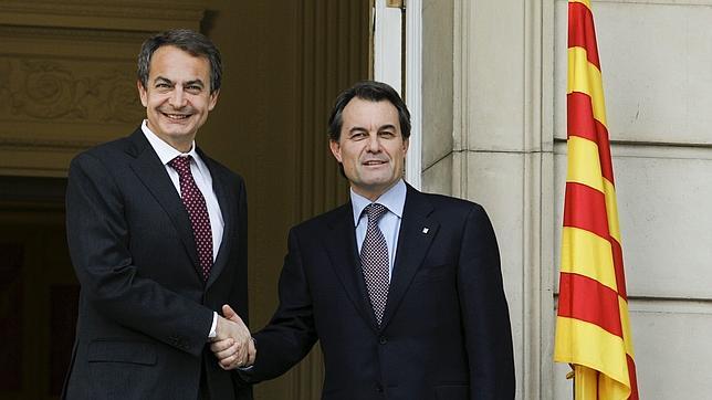 CiU pide a Zapatero que se calle