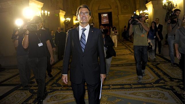 Mas amenaza con no agotar la legislatura... por segunda vez