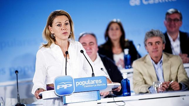 Cospedal critica el victimismo de Mas y pide que asuma su responsabilidad