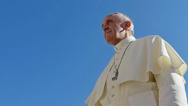 El Papa afirma que «la Iglesia está hecha de pecadores… de Papas pecadores»