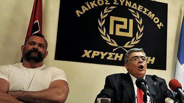 El líder de Amanecer Dorado irá a la cárcel hasta su juicio