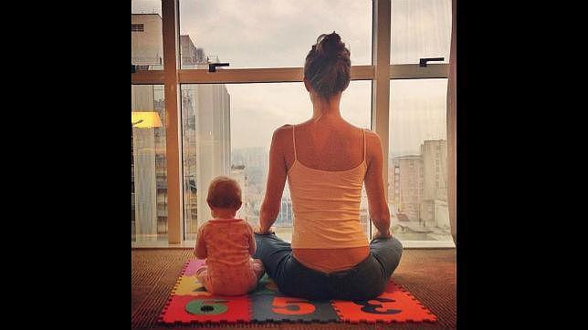 Gisele Bündchen medita junto a su bebé