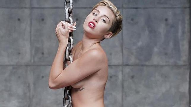 Miley Cyrus: «Intenté ir en topless a los MTV, pero no me dejaron»