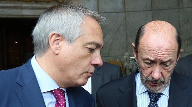 Rubalcaba admite una década después que Zapatero estuvo desafortunado con el Estatut