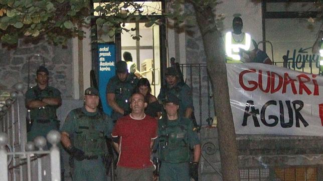 Se llaman «pueblo vasco» pero son 300