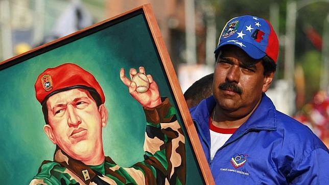 La voz de Chávez «desde la tumba» enfurece a Maduro