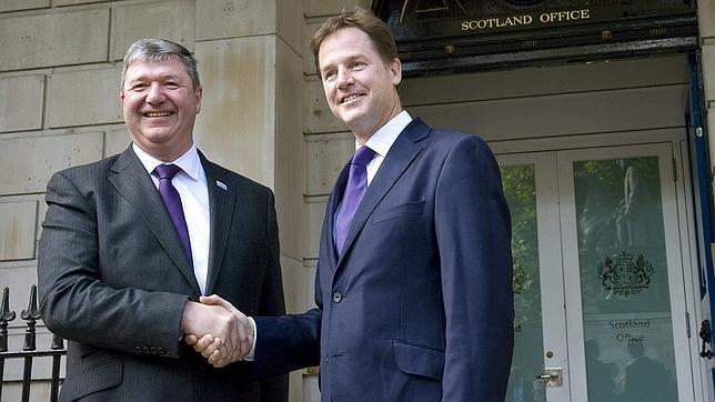 Nick Clegg advierte de que la salida del Reino Unido de la UE sería «un suicidio económico»